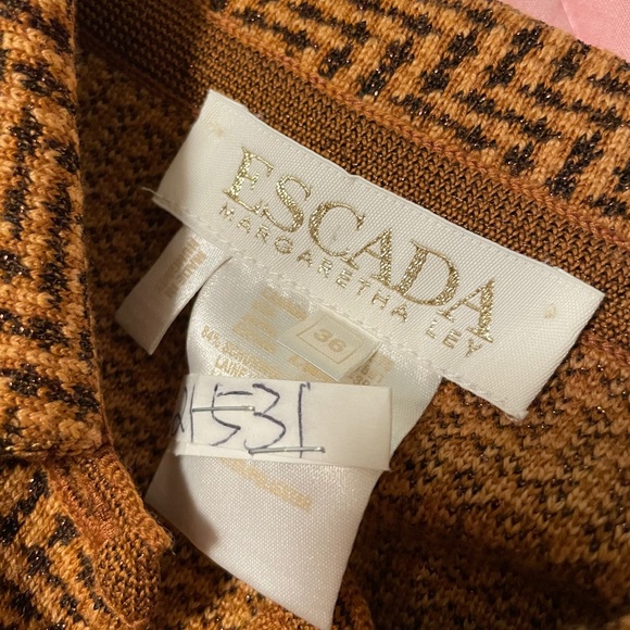 Escada Blazer with Matching Skirt - Picture 4 of 8